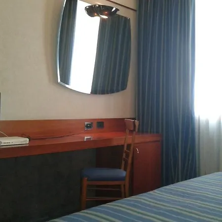 Meditur Hotel Cagliari Santa Maria Кальяри
