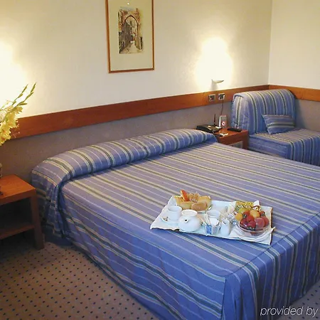 Meditur Hotel Cagliari Santa Maria Отель 3*