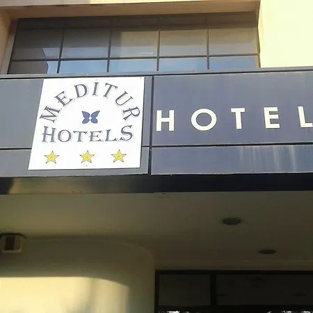 Отель Meditur Hotel Cagliari Santa Maria Кальяри