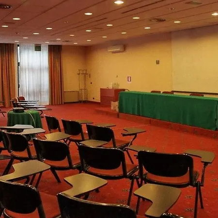 Meditur Hotel Cagliari Santa Maria Кальяри